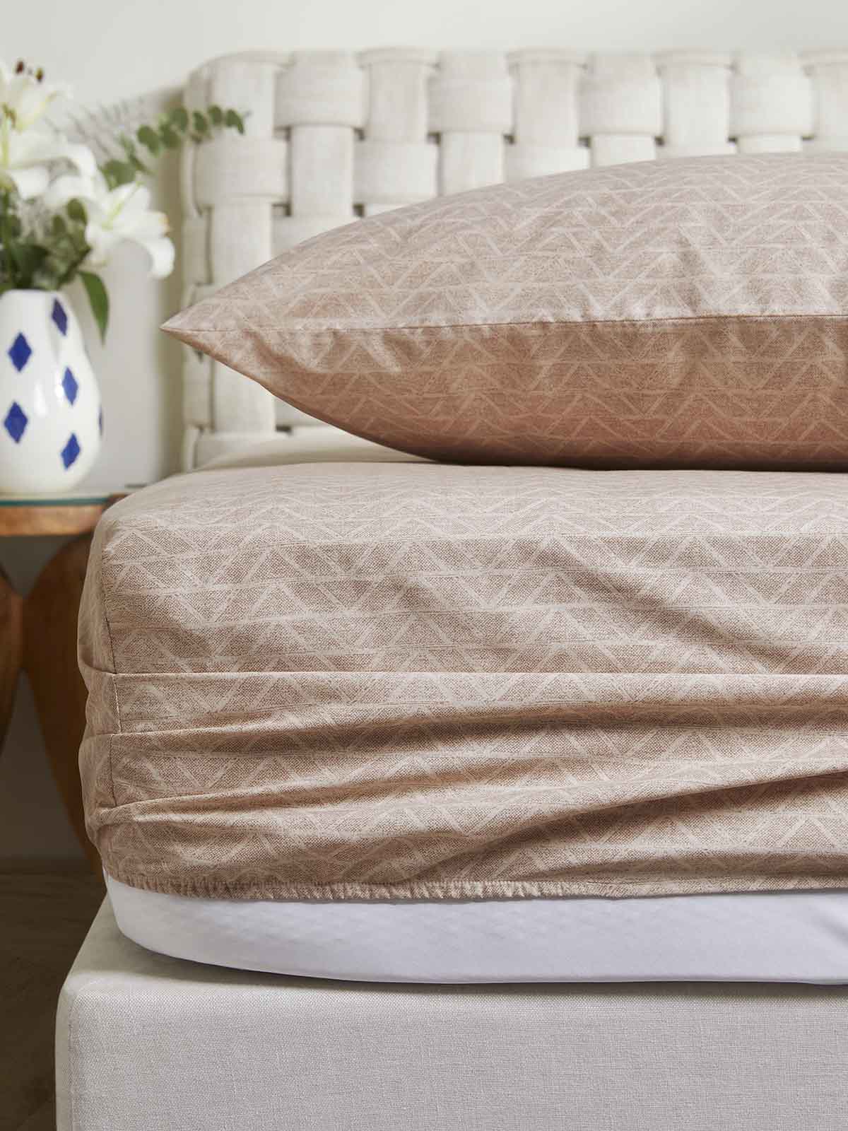 Σετ Σεντόνια με λάστιχο Πειραϊκή Πατραϊκή Ωμέγα Pyramid Nougat